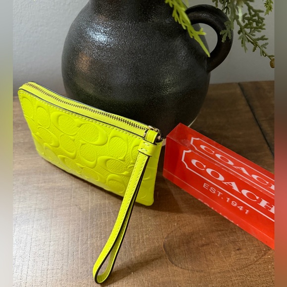 Coach Signature Neon Green Wristlet - Picture 4 of 8
